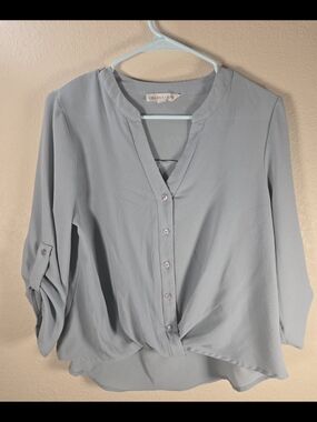Olive & Oak Light Blue Faux Button-Front Blouse Sz M
